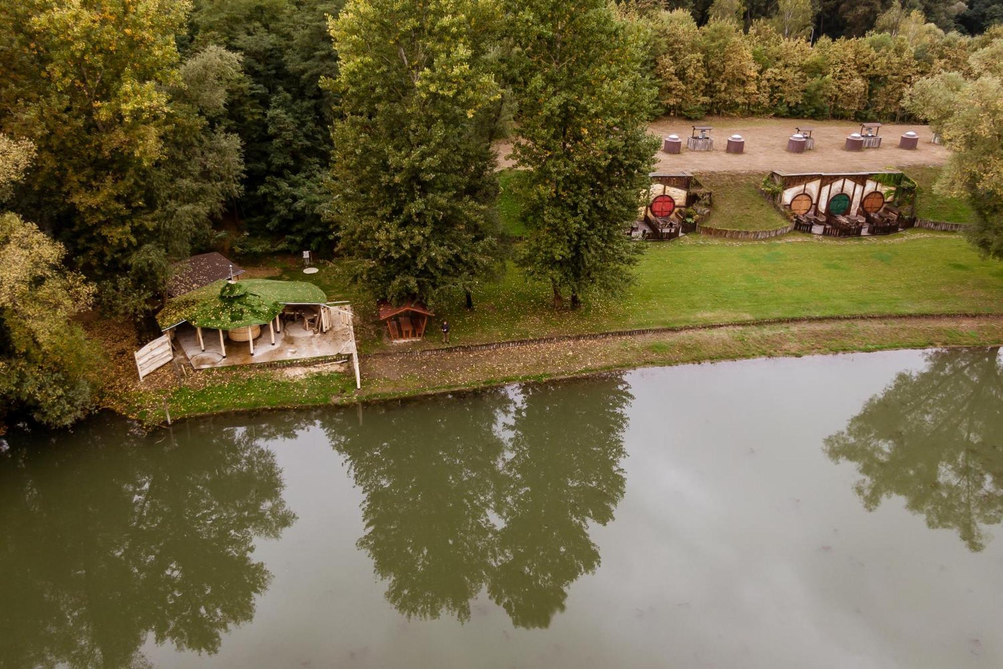 Bucka-Lak Aparthotel Szabolcsveresmart Exteriör bild